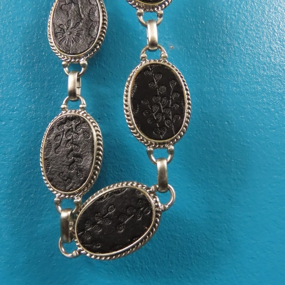 Nine West Accessories - 5/$20 Nine West Black and Silver Metal Belt-NWT